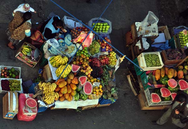 La Paz Fruit stand from Hotel roof S.jpg