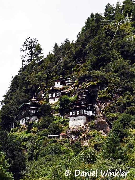 Kunzang Dra Nye hermitage in Tang Valley (3250m / 10,680ft)