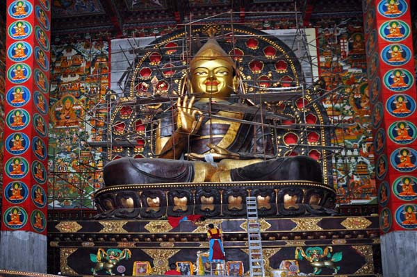 Tsongkhapa in Lithang Chode Gompa S.jpg